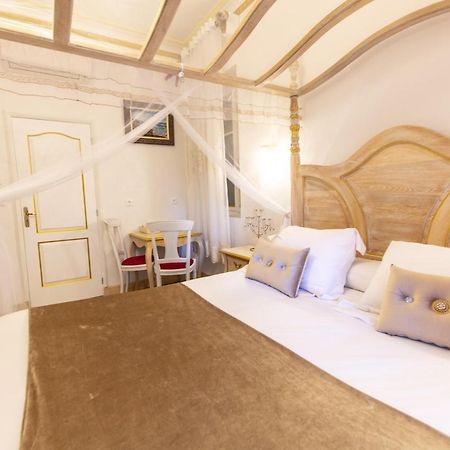 Chambre A Baldaquin Maison De L'Eglise Du Couvent Narbonne Ngoại thất bức ảnh